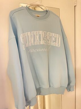 Sunkissed Coconut Crewneck Sweatshirt in Icy Blue